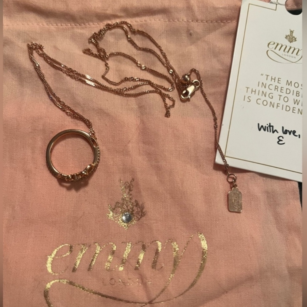 Solid 10k Rose Gold Emmy London Diamond Crown Ring W/Gorgeous Chain 💝 - Picture 4 of 5